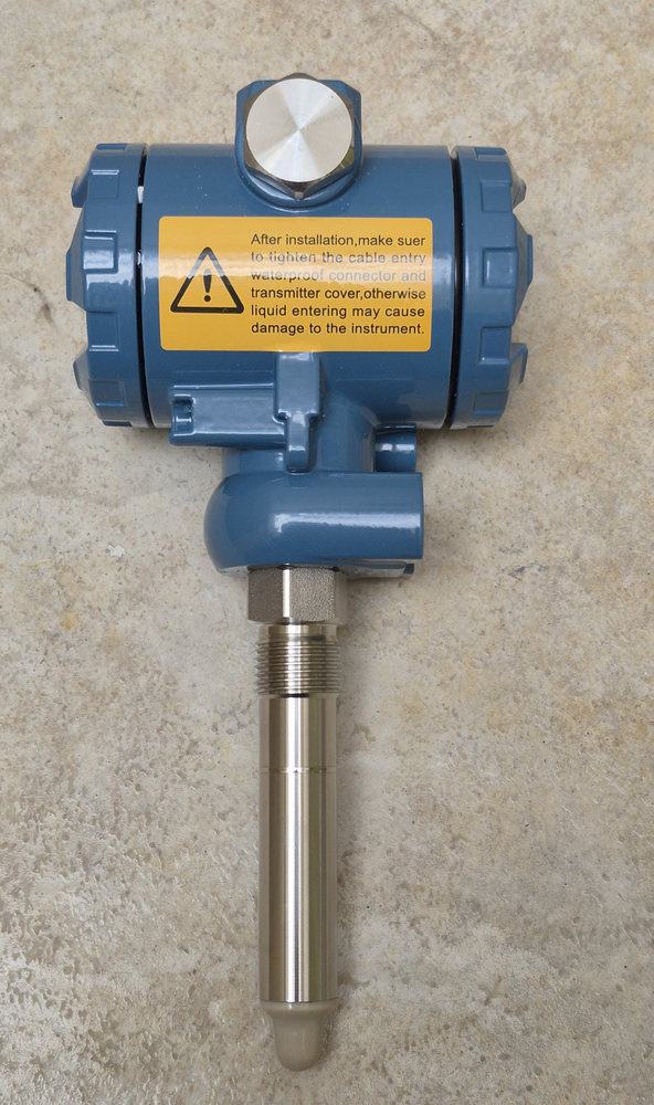 Sensor de nivel capacitivo anti-adherencia con carcasa de aluminio y vástago de acero inoxidable con punta de PEEK